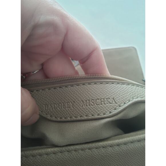 Badgley Mischka TurnKey studded embellished crossbody purse tan handle 10x7.5 in - Picture 10 of 10